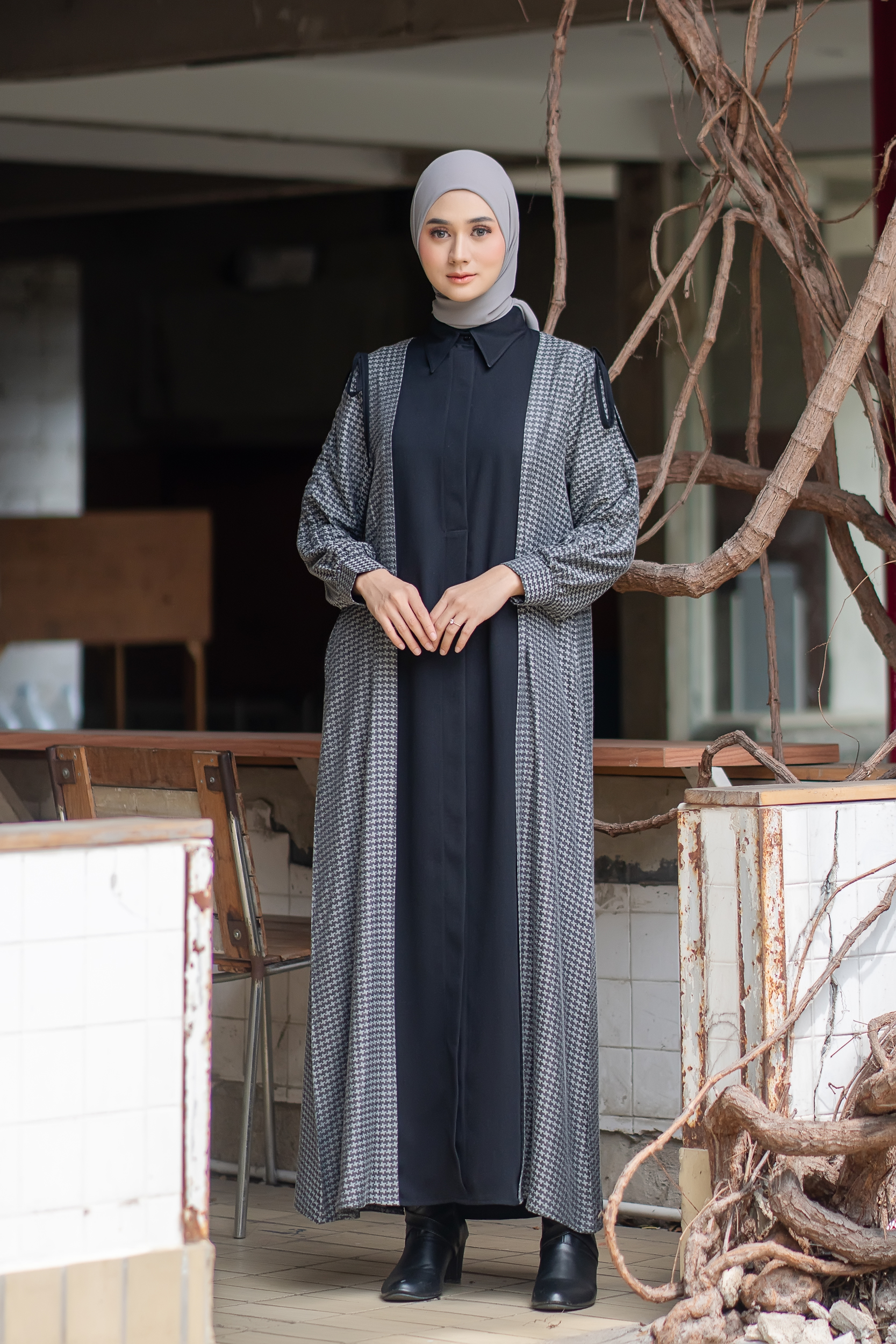 Arisa Dress Black